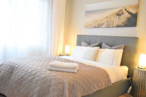 Top Mosman Location - Accommodation Main Beach 0