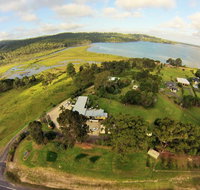 Top of the Lake Holiday Units - Accommodation Main Beach
