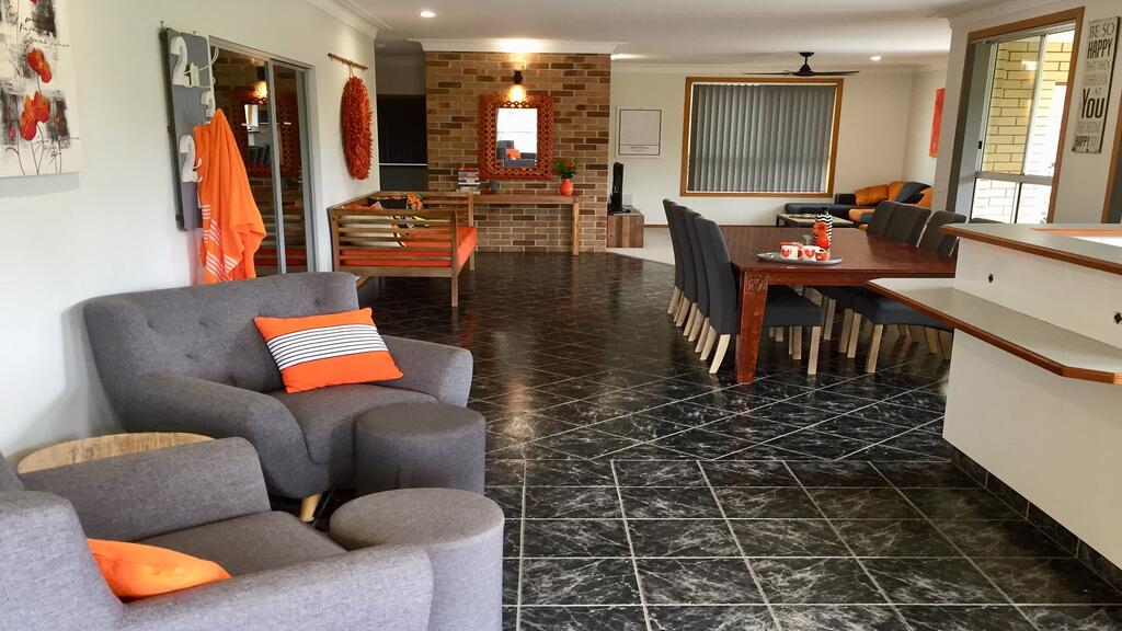  Accommodation Main Beach