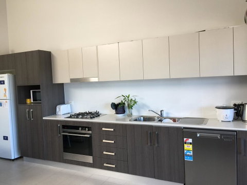 Townhouse - Accommodation Main Beach 2