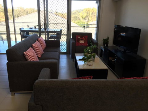 Townhouse - Accommodation Main Beach 1