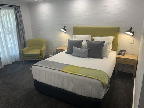 Town Square Motel - Accommodation Main Beach 1