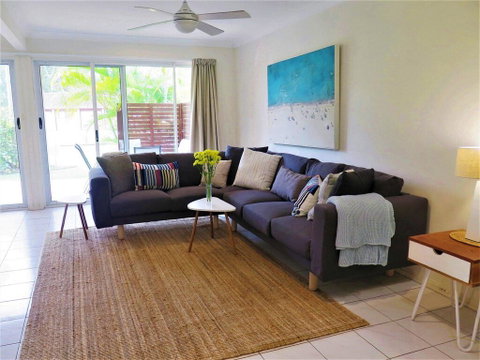 Tradewinds 3 - Accommodation Main Beach 2
