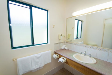 Tree Top Walk Motel - Accommodation Main Beach 1