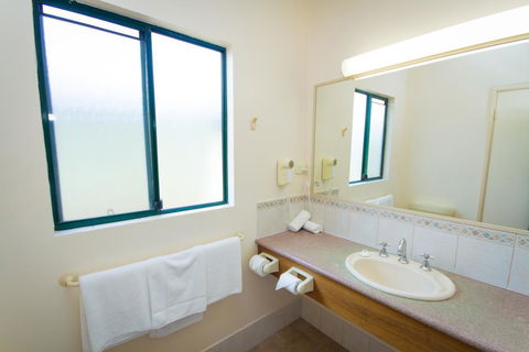 Tree Top Walk Motel - Accommodation Main Beach 1