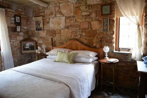 Trestrail Cottage B & B - Accommodation Main Beach 1