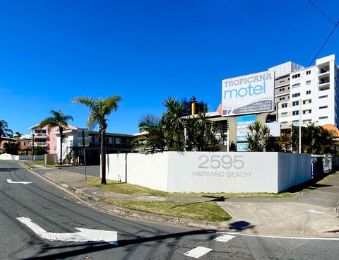 Tropicana Motel - Accommodation Main Beach 1