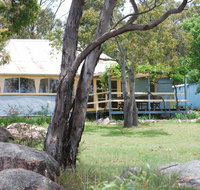Twisted Gum Vineyard Cottage - Accommodation Main Beach