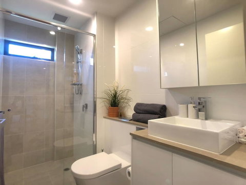 Two Brand New Bedrooms In The Sunlight Area - Accommodation Main Beach 1