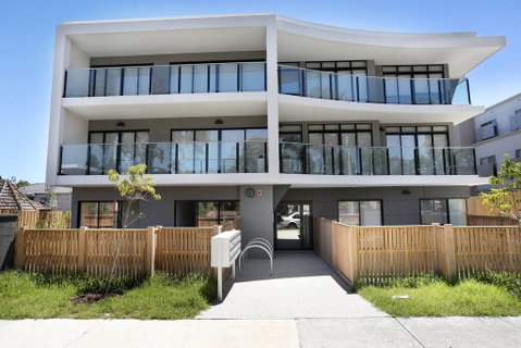 Two Brand New Bedrooms In The Sunlight Area - Accommodation Main Beach 3