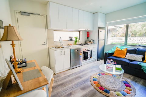 U1 Brunswick Living Brand New Apartment Close To Airport And CBD - Accommodation Main Beach 0