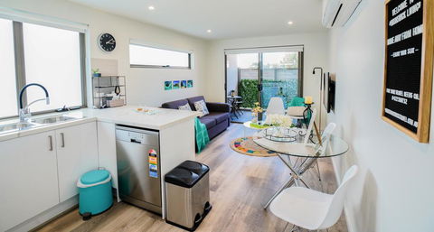 U101 Brunswick Living Brand New Deluxe Balcony Apartment Close To Airport And CBD - Accommodation Main Beach 0