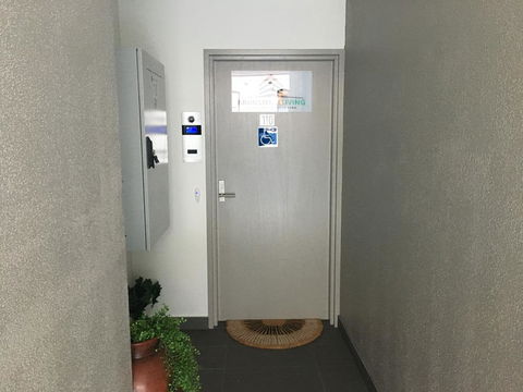 U201 Brunswick Living Brand New Deluxe Balcony Upper Floor Apartment Close To Airport And CBD - Accommodation Main Beach 1