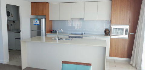 U212 Elston Grandsurf Resort - Accommodation Main Beach 3