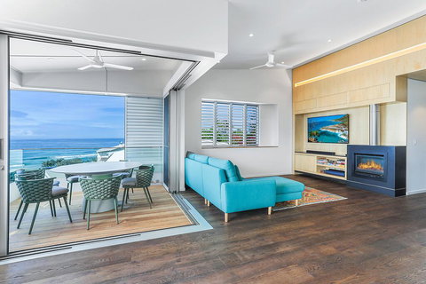 Ultimate Beachfront Living, Sunshine Beach - Accommodation Main Beach 3