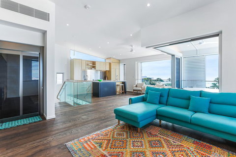 Ultimate Beachfront Living, Sunshine Beach - Accommodation Main Beach 2