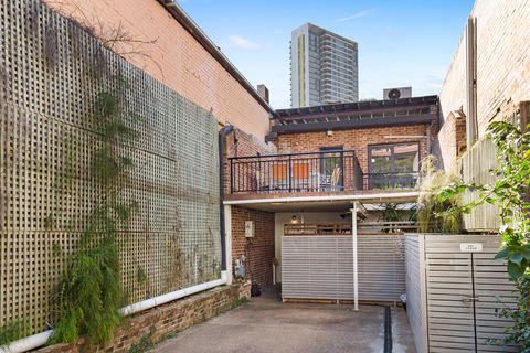 Ultimo Self-Contained Modern Apartments (623H) - Accommodation Main Beach 2