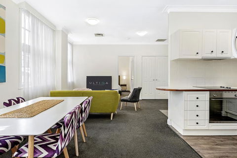 ULTIQA Rothbury Hotel - Accommodation Main Beach 1