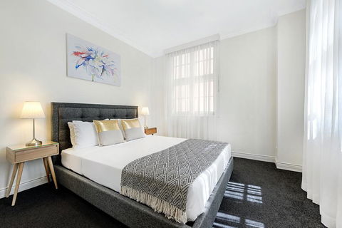 ULTIQA Rothbury Hotel - Accommodation Main Beach 0
