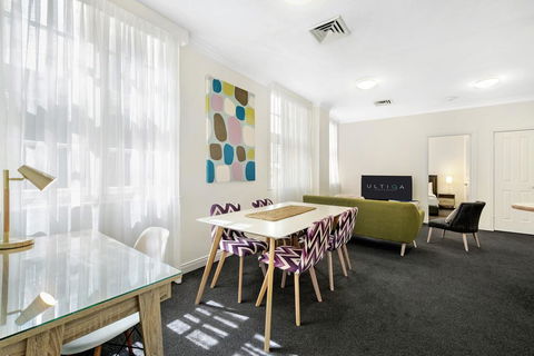 ULTIQA Rothbury Hotel - Accommodation Main Beach 2