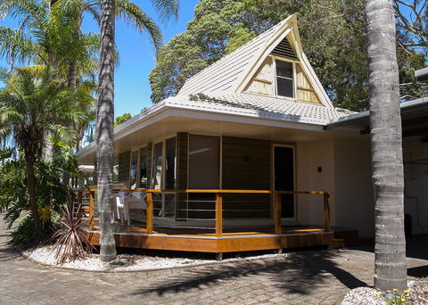 Ultiqa Village Resort - Accommodation Main Beach 1