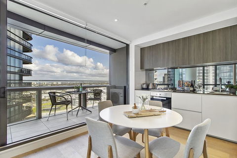 Ultra-Modern Luxury With Views At Kai Waterfront - Accommodation Main Beach 0