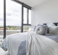 Unbridled City  River Views - Accommodation Main Beach