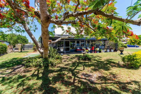 Unique Getaway 300m To Bribie Foreshore, Bongaree - Accommodation Main Beach 3