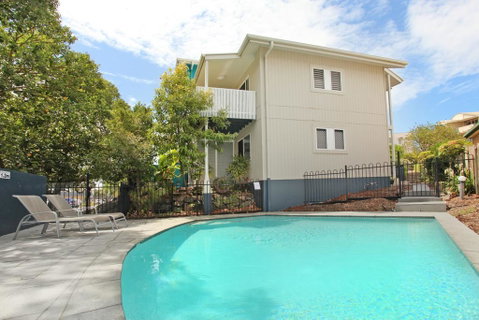 Unit 1 On The Park, Frank Street Coolum Beach: WIFI, 400 Bond, LINEN INCLUDED - Accommodation Main Beach 1