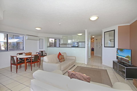 Unit 1, The Rocks, 1746 David Low Coolum Beach - 500 Bond - Accommodation Main Beach 2