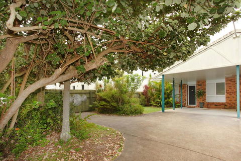 Unit 1/14 Tamarindus Street Marcoola Beach, Pet Friendly, 300 BOND, Linen Supplied - Accommodation Main Beach 1