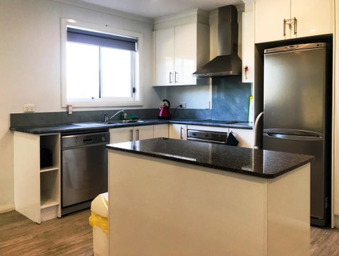 Unit 8 - Boardwalk - Accommodation Main Beach 1