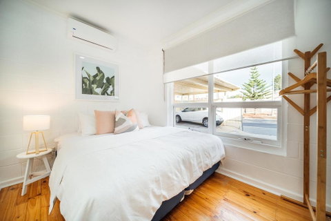 Urban Beach Shack-Metres From The Beach & Cafes - Accommodation Main Beach 2