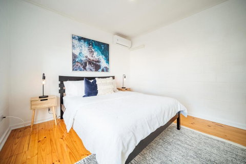 Urban Beach Shack-Metres From The Beach & Cafes - Accommodation Main Beach 1