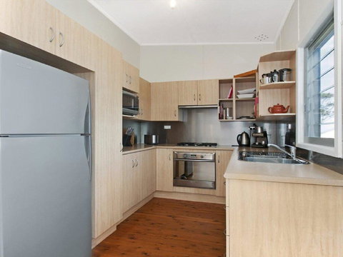 Urchins - Funky Comfort And Style - Accommodation Main Beach 2