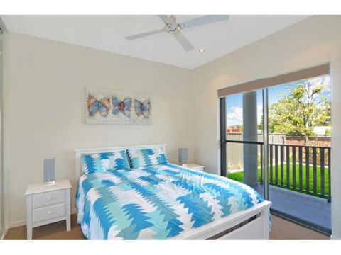 Utopia Apartment - Accommodation Main Beach 3