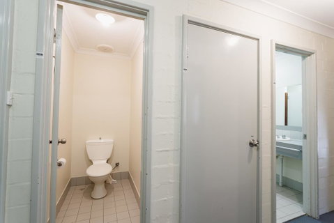 Vickery House 8 Bedroom Flat - Accommodation Main Beach 2