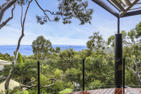 Views To The Horizon - Accommodation Main Beach 2