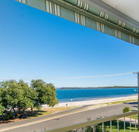 VIEWS VIEWS VIEWS Front Top Floor Waterfront Unit - Chnook Apartments South Esp Bongaree - Accommodation Main Beach