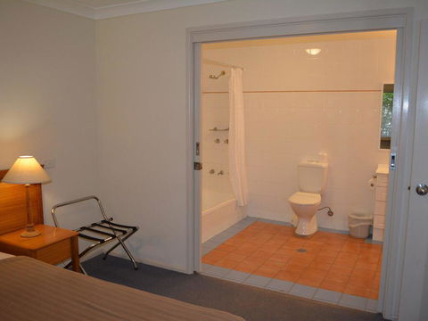 Villa 125 'Horizons' 5 Horizons Drive - Accommodation Main Beach 2