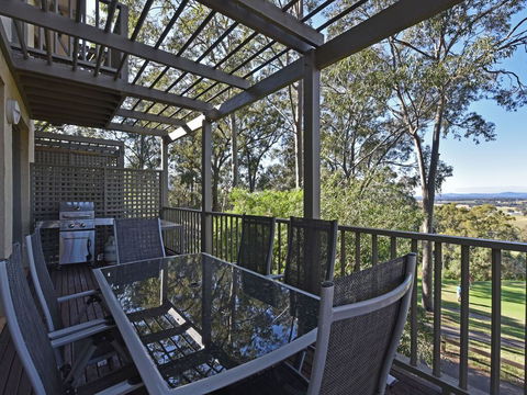 Villa 2br 540 Greenview Resort Condo Located Within Cypress Lakes Resort Nothing Is More Central - Accommodation Main Beach 1