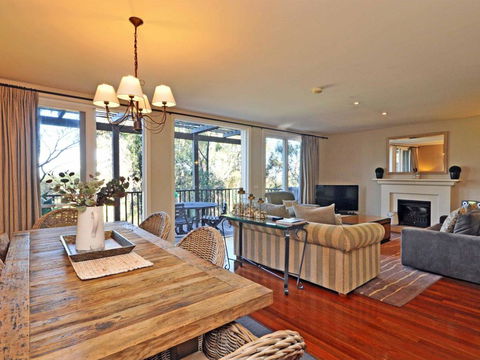 Villa 3br Beaujolais Luxe + Style Resort Condo Located Within Cypress Lakes Resort (nothing Is More Central) - Accommodation Main Beach 0