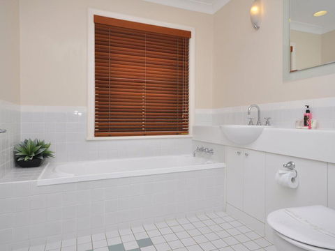 Villa 3br Vista Resort Condo Located Within Cypress Lakes Resort (nothing Is More Central) - Accommodation Main Beach 1