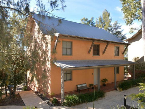 Villa 4br Vignerons Lodge Resort Condo Located Within Cypress Lakes Resort (nothing Is More Central) - Accommodation Main Beach 0