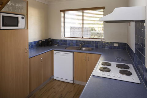 Villa 5 Whitesands - Accommodation Main Beach 2