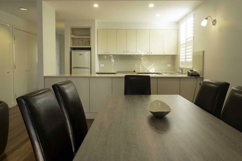 Villa Andante - Accommodation Main Beach 2