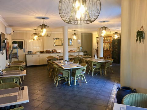 Villa Capri Motel - Accommodation Main Beach 2