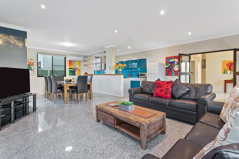 Villa De Marseilles - Melbourne - Accommodation Main Beach 1