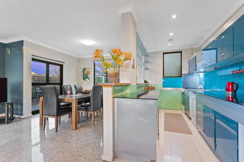 Villa De Marseilles - Melbourne - Accommodation Main Beach 2
