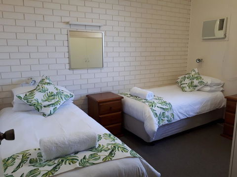 Villa Eight - Accommodation Main Beach 3